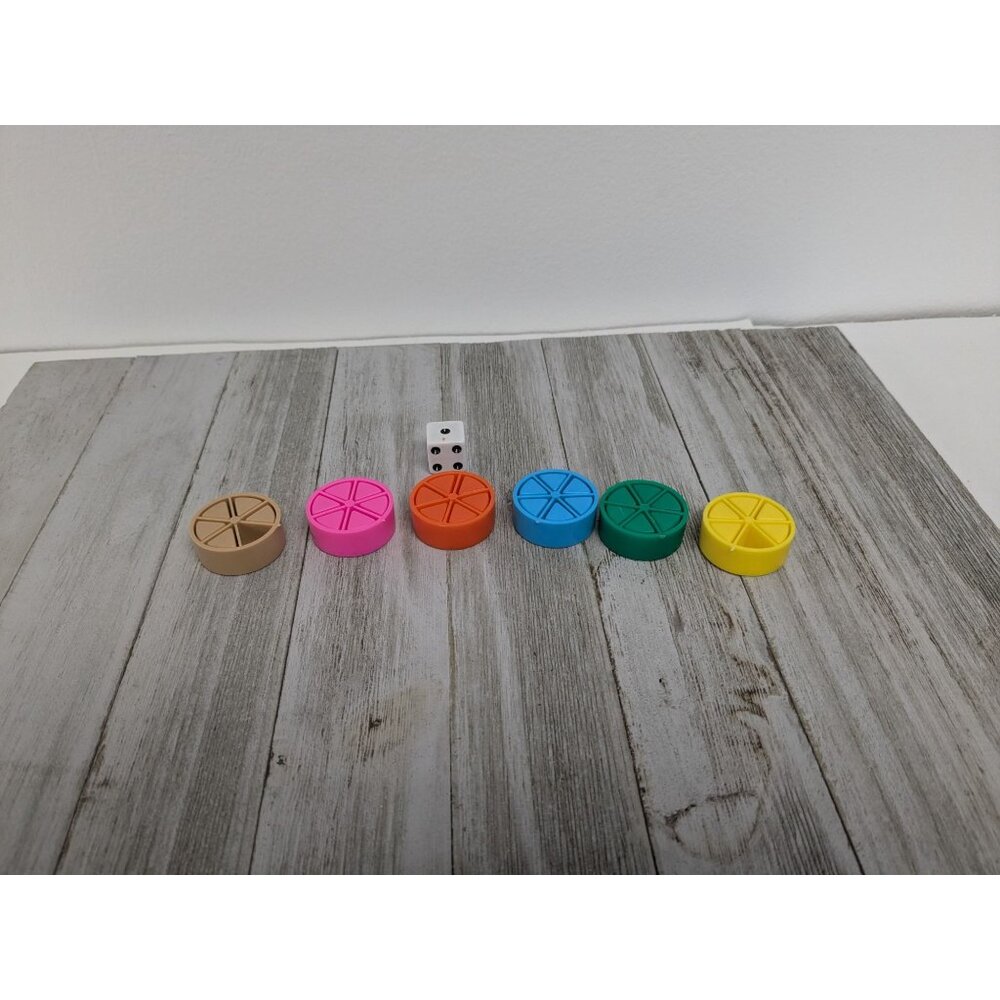 Hasbro 1992 Trivial Pursuit 10th Anniversary Game Replacement Pie Pieces Dice